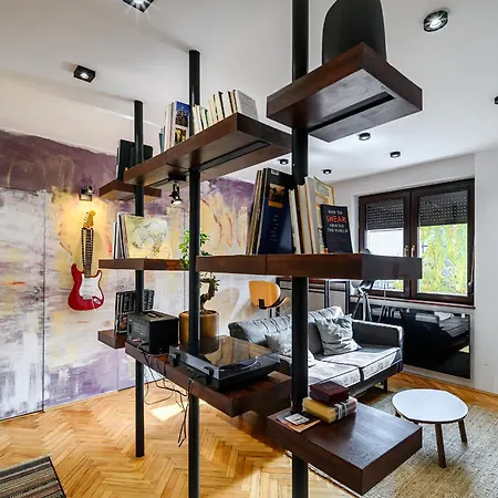 Cozy Flat In With Cinema Apartment *