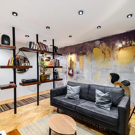 Cozy Flat In With Cinema Apartmán