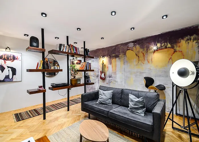 Cozy Flat In With Cinema Apartment